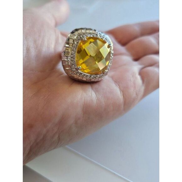 Unbranded Jewelry - Silver tone large yellow rhinestone ring size 7